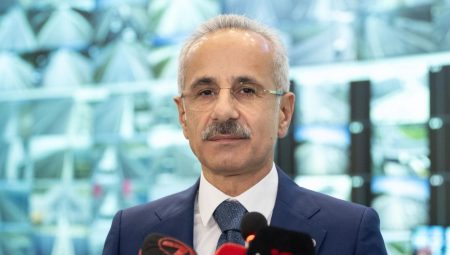 Abdulkadir Uraloğlu, Instagram’a gelen 16 yaş altı kullanıcılara yönelik kararı kıymetlendirdi